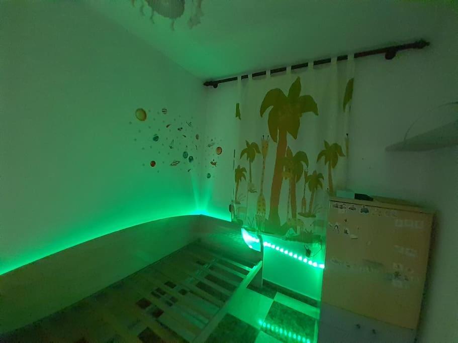 Disfruta De Un Barrio Tranquilo Apartment อัลกาลา เด กัวไดรา ภายนอก รูปภาพ
