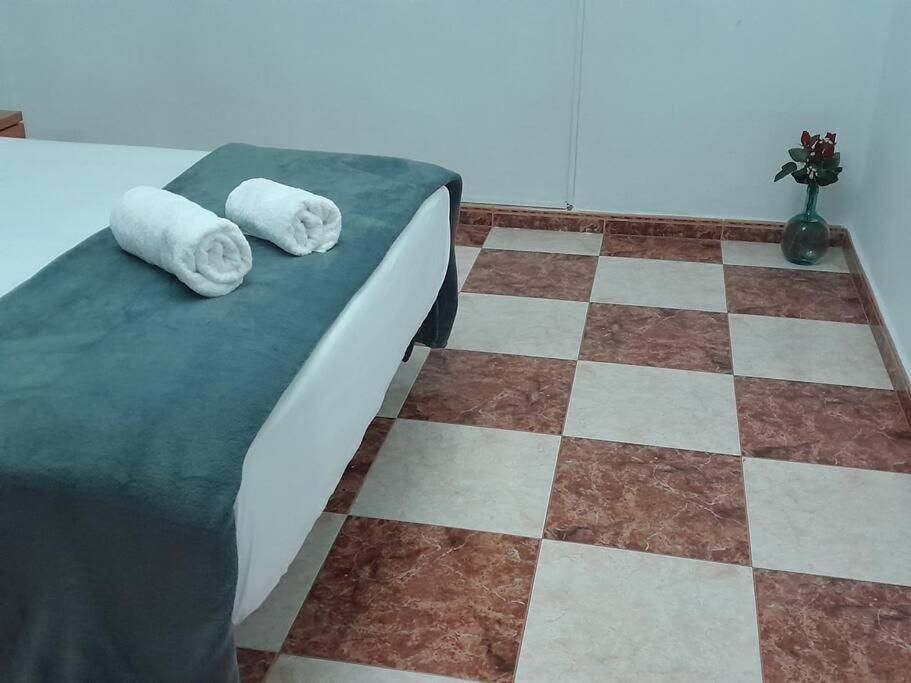 Disfruta De Un Barrio Tranquilo Apartment อัลกาลา เด กัวไดรา ภายนอก รูปภาพ