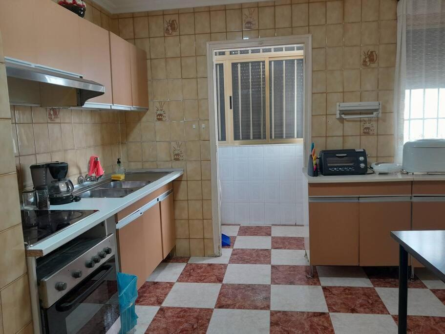 Disfruta De Un Barrio Tranquilo Apartment อัลกาลา เด กัวไดรา ภายนอก รูปภาพ