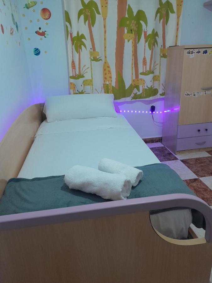 Disfruta De Un Barrio Tranquilo Apartment อัลกาลา เด กัวไดรา ภายนอก รูปภาพ